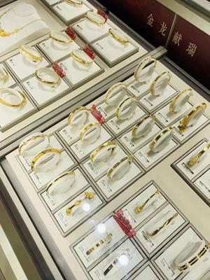 金價持續(xù)回落，珠寶首飾零售迎來消費(fèi)熱潮